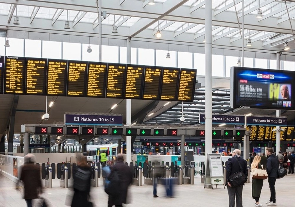 Redployable CCTV Cameras Installed at the Platform of London Bridge Train Station